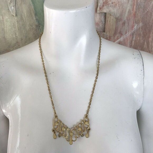 Costume Heart Pendant Bib Necklace Jewelry - Picture 3 of 7